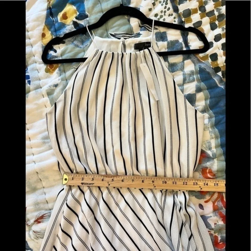 AQUA BLOOMINGDALE’S L White Gray Striped Sleeveless Party Dress